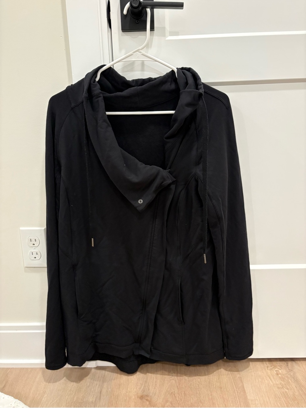 Lululemon Coast Easy Wrap Size 8